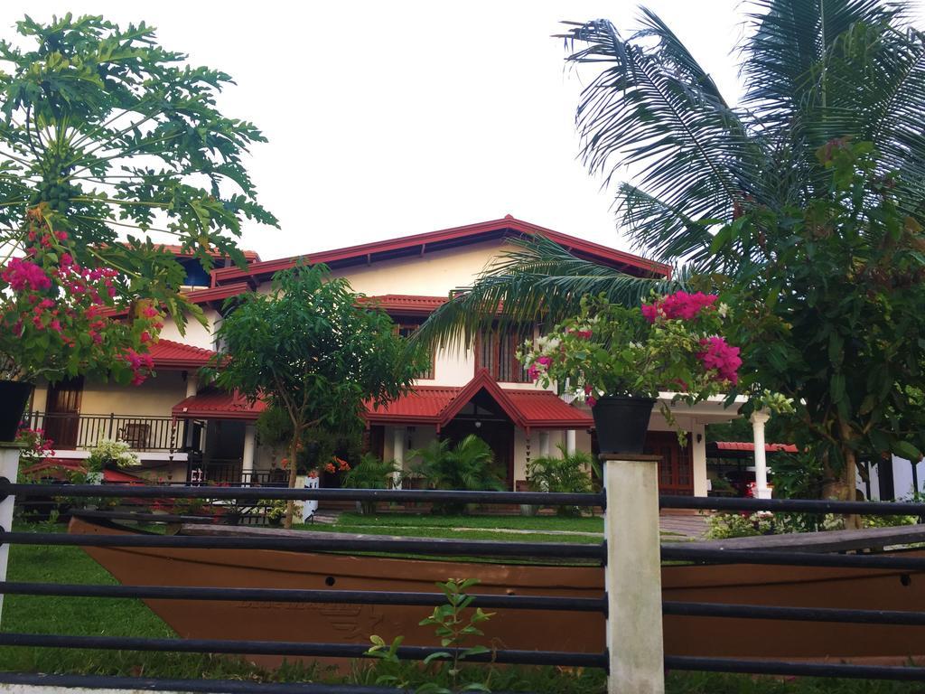Villa Shanaya Hikkaduwa Exterior foto